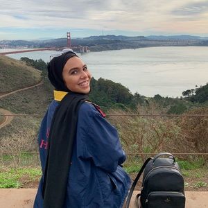 Meet your Posher, Dayna